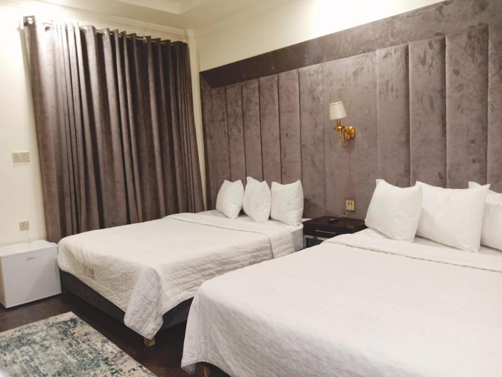 Shelton Rezidor Hotel Kumrat Road